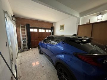 Casa 4 ambientes con detalles de categoría. Florida.