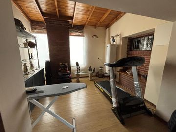 Casa 4 ambientes con detalles de categoría. Florida.