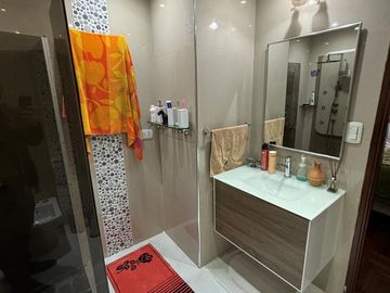 Casa 4 ambientes con detalles de categoría. Florida.