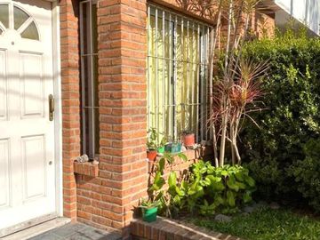 EXCELENTE CHALET DUPLEX VENTA OLIVOS