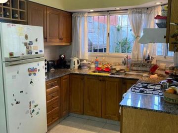 EXCELENTE CHALET DUPLEX VENTA OLIVOS