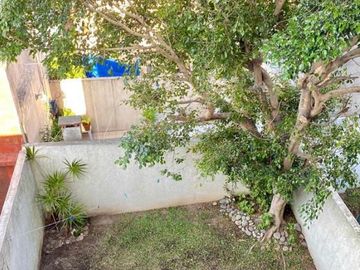 EXCELENTE CHALET DUPLEX VENTA OLIVOS