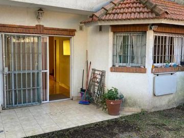 EXCELENTE CHALET DUPLEX VENTA OLIVOS
