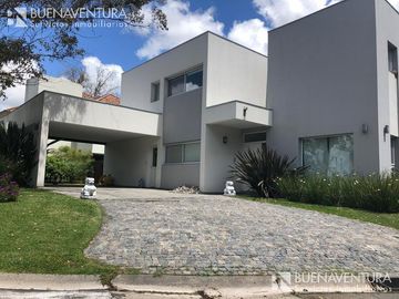 Oportunidad Casa - Fincas de Iraola I