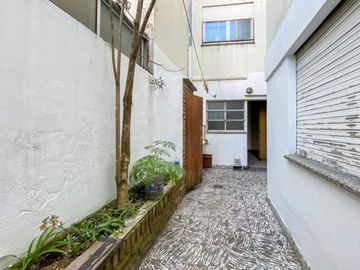 Ph en venta - 2 Dormitorios 1 Baño - Cochera - 79Mts2 - La Plata