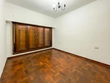 Ph en venta - 2 Dormitorios 1 Baño - Cochera - 79Mts2 - La Plata