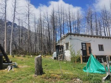 2.5 hectáreas golondrinas Chubut. con Arroyo permanente!!