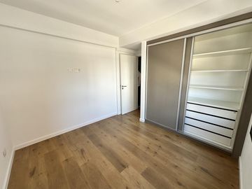 Venta -   Departamento Monoambiente c/ Balcón Terraza,  Calidad  -  Rosario, Centro.