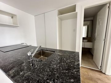 Venta -   Departamento Monoambiente c/ Balcón Terraza,  Calidad  -  Rosario, Centro.