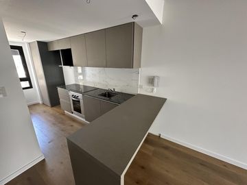 Venta -   Departamento Monoambiente c/ Balcón Terraza,  Calidad  -  Rosario, Centro.
