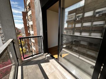 Venta -   Departamento Monoambiente c/ Balcón Terraza,  Calidad  -  Rosario, Centro.