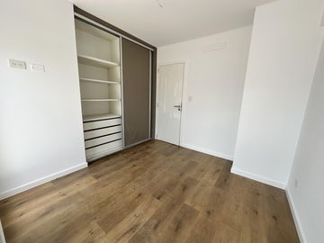 Venta -   Departamento Monoambiente c/ Balcón Terraza,  Calidad  -  Rosario, Centro.