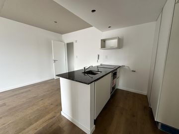 Venta -   Departamento Monoambiente c/ Balcón Terraza,  Calidad  -  Rosario, Centro.