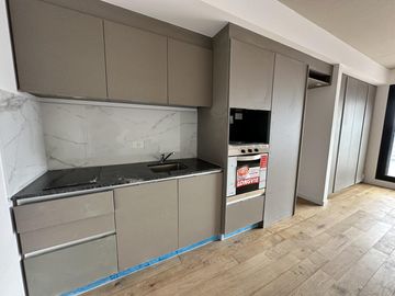 Venta -   Departamento Monoambiente c/ Balcón Terraza,  Calidad  -  Rosario, Centro.