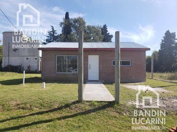 Casa a estrenar en Barrio Cerrado sin expensas El Relincho Bosques Souriguez sobre lote de 600 m2.