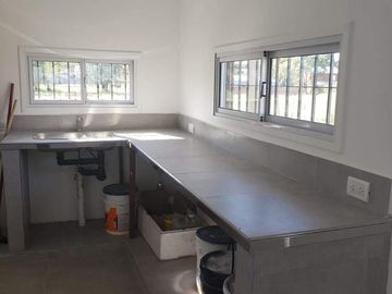 Casa a estrenar en Barrio Cerrado sin expensas El Relincho Bosques Souriguez sobre lote de 600 m2.