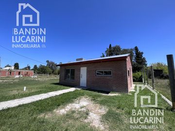 Casa a estrenar en Barrio Cerrado sin expensas El Relincho Bosques Souriguez sobre lote de 600 m2.