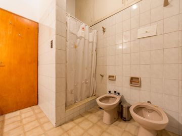VENTA - Casa - 4 Dormitorios, casa para caseros, quincho y piscina - Ruta 9 Funes, Santa Fe.