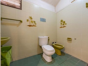 VENTA - Casa - 4 Dormitorios, casa para caseros, quincho y piscina - Ruta 9 Funes, Santa Fe.