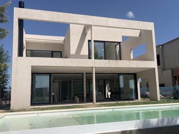 Casa en venta en Barrio El Canton, Golf - Escobar, Al Lago