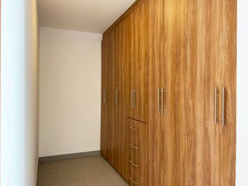 Casa en venta en Santa Teresa Residencial, sobre la lateral de la Recta con acabados de primera