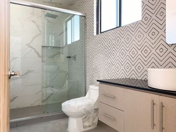 Casa en venta en Santa Teresa Residencial, sobre la lateral de la Recta con acabados de primera