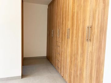 Casa en venta en Santa Teresa Residencial, sobre la lateral de la Recta con acabados de primera