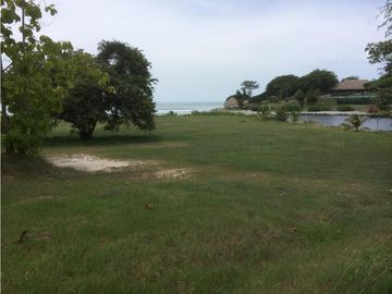 Se vende terreno en punta roca san carlos