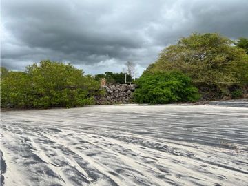 Se vende terreno en punta roca san carlos