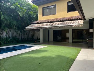 Casa en venta o renta con Piscina, Antigua -Costa del Este (AA)