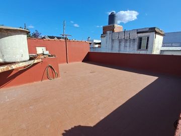 Casa PH en venta en Lanus Oeste