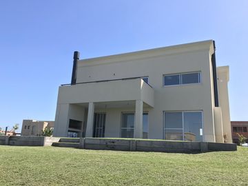 Casa en Ceibos