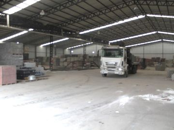 Venta o Alquiler de Galpón en Excelente estado Habilitado