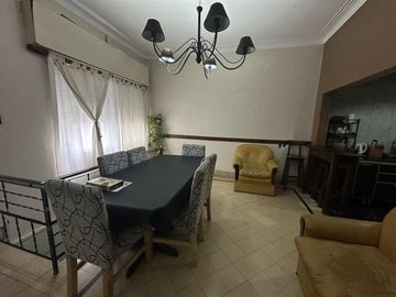 Casa en planta alta en Roca y Wheelwright