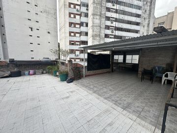 Casa en planta alta en Roca y Wheelwright