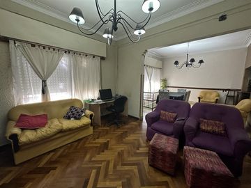 Casa en planta alta en Roca y Wheelwright