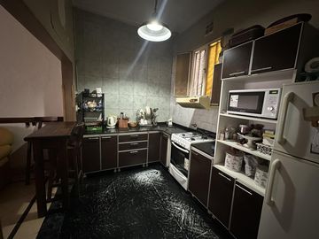 Casa en planta alta en Roca y Wheelwright