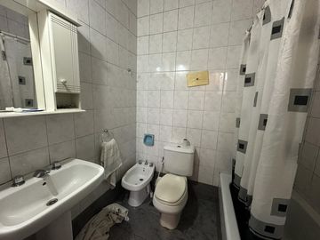 Casa en planta alta en Roca y Wheelwright