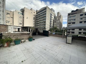 Casa en planta alta en Roca y Wheelwright