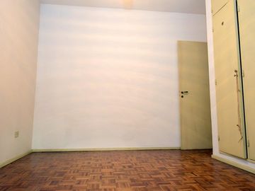 Departamento 3 ambientes en venta en Caballito