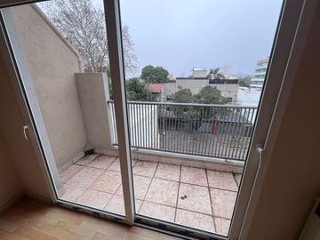 VENTA APTO CREDITO PH TRES AMBIENTES CON COCHERA EN FLORIDA VICENTE LOPEZ