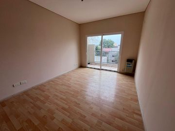 VENTA APTO CREDITO PH TRES AMBIENTES CON COCHERA EN FLORIDA VICENTE LOPEZ