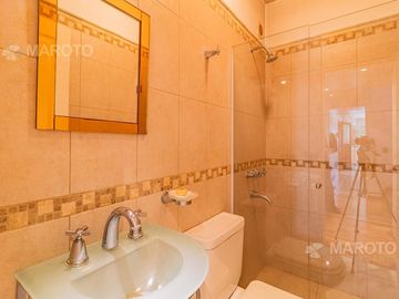 CASA EN VENTA EN BARRIO PRIVADO SEPTIEMBRE - MAROTO PROPIEDADES