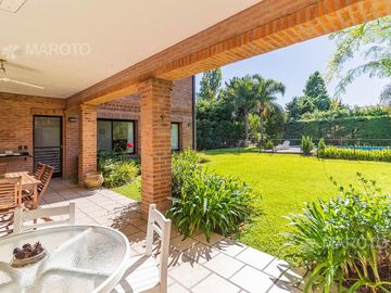 CASA EN VENTA EN BARRIO PRIVADO SEPTIEMBRE - MAROTO PROPIEDADES