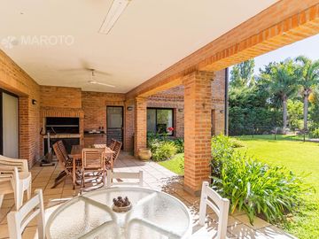 CASA EN VENTA EN BARRIO PRIVADO SEPTIEMBRE - MAROTO PROPIEDADES