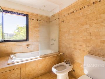 CASA EN VENTA EN BARRIO PRIVADO SEPTIEMBRE - MAROTO PROPIEDADES