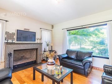 CASA EN VENTA EN BARRIO PRIVADO SEPTIEMBRE - MAROTO PROPIEDADES