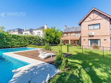 CASA EN VENTA EN BARRIO PRIVADO SEPTIEMBRE - MAROTO PROPIEDADES