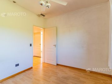 CASA EN VENTA EN BARRIO PRIVADO SEPTIEMBRE - MAROTO PROPIEDADES