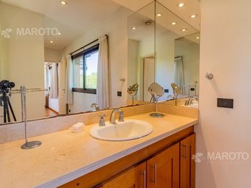 CASA EN VENTA EN BARRIO PRIVADO SEPTIEMBRE - MAROTO PROPIEDADES